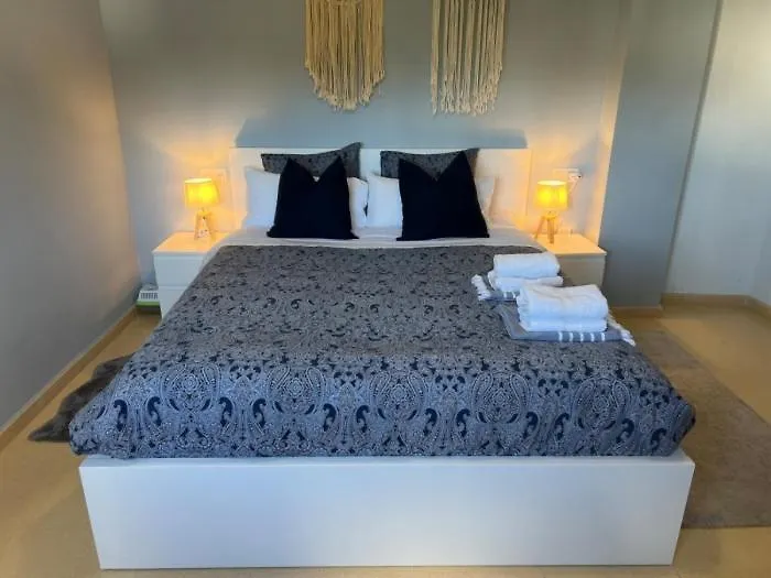 Stylish Spacious Apt, Comfy Pool Prime Location Marbella Apartment